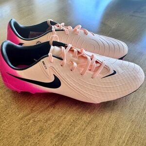 Nike Phantom GX II Academy FG/MG Soccer Cleats (See Description)